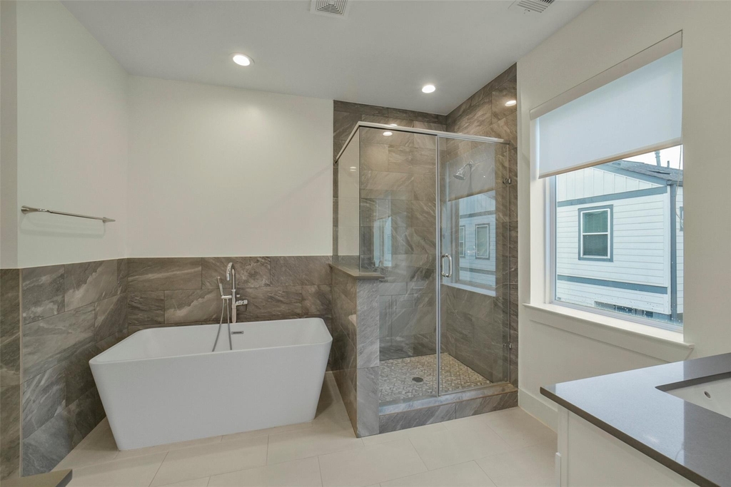 760 W Donovan Street - Photo 18