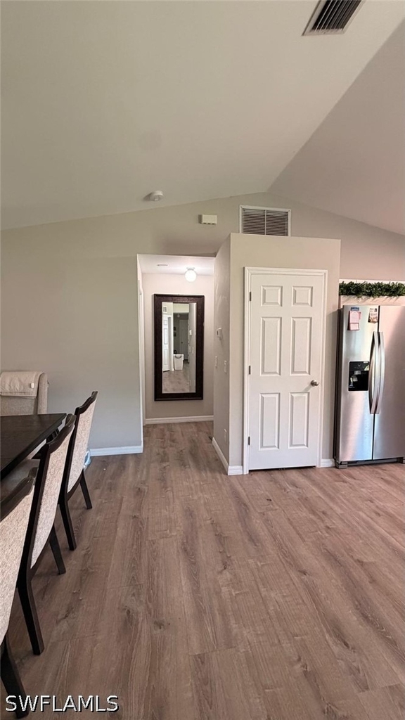 237 Narcissus Avenue S - Photo 3