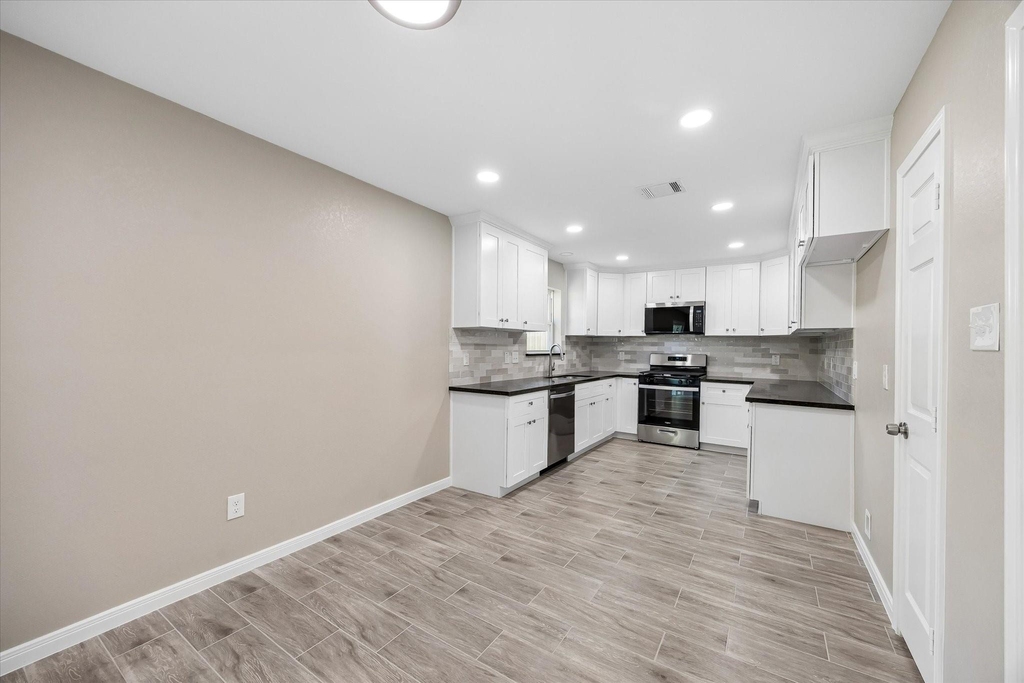 4315 Kelling Street - Photo 10