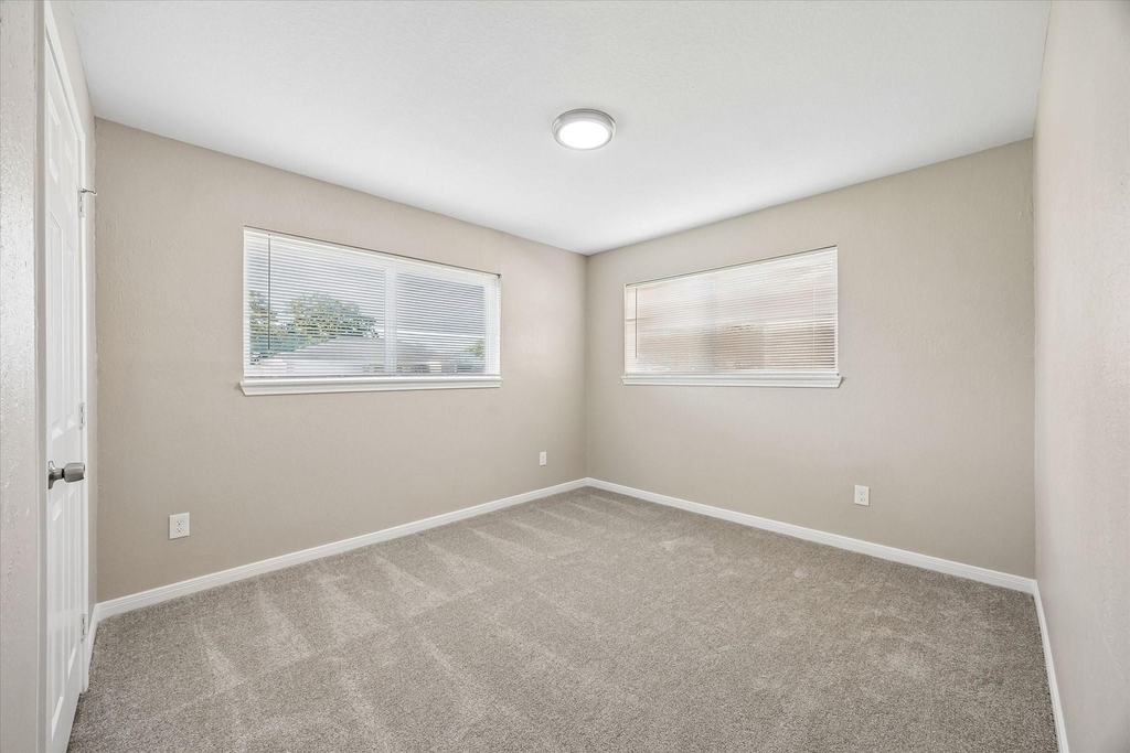 4315 Kelling Street - Photo 14