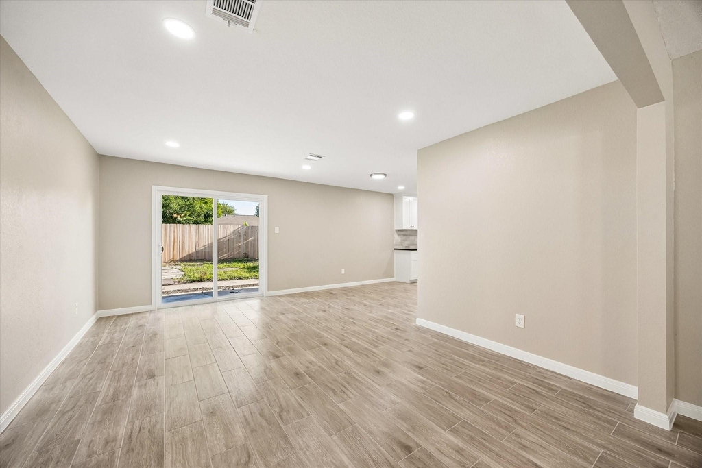 4315 Kelling Street - Photo 8