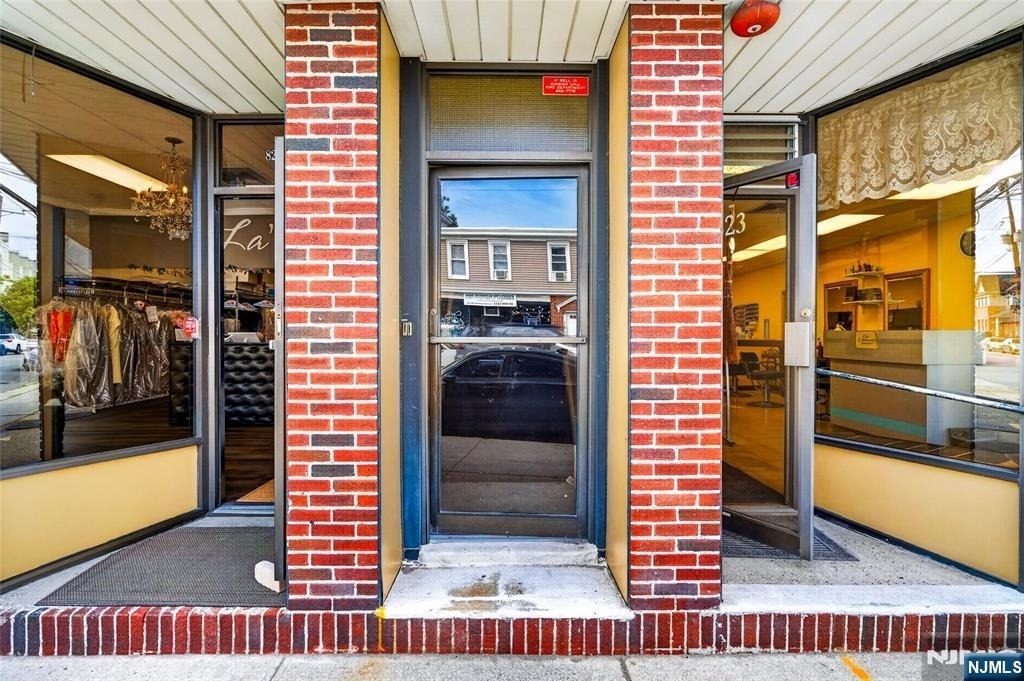 825 Main - Photo 3