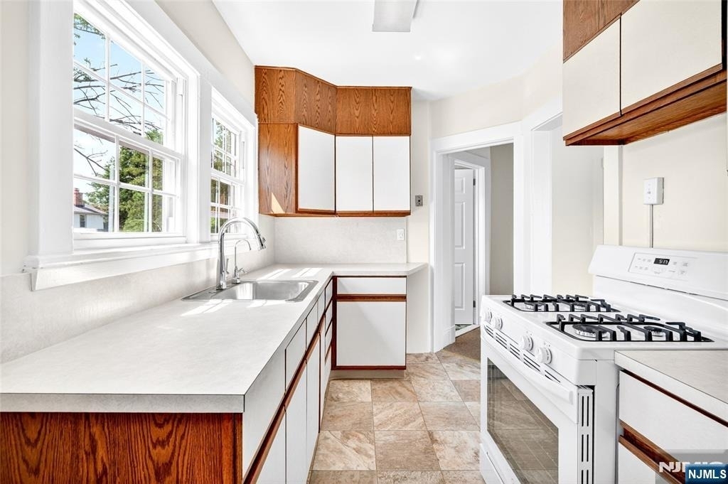 825 Main - Photo 22