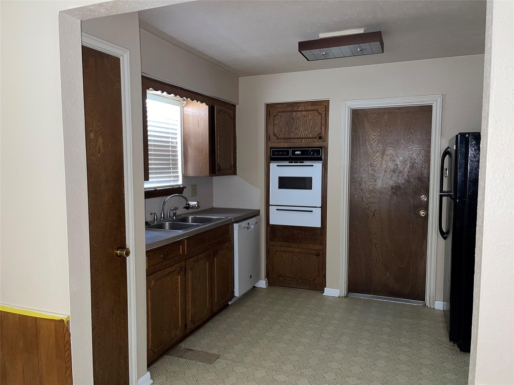 2215 Winter Bay Lane - Photo 2