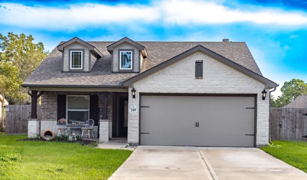 249 Crestview Dr Drive - Photo 0