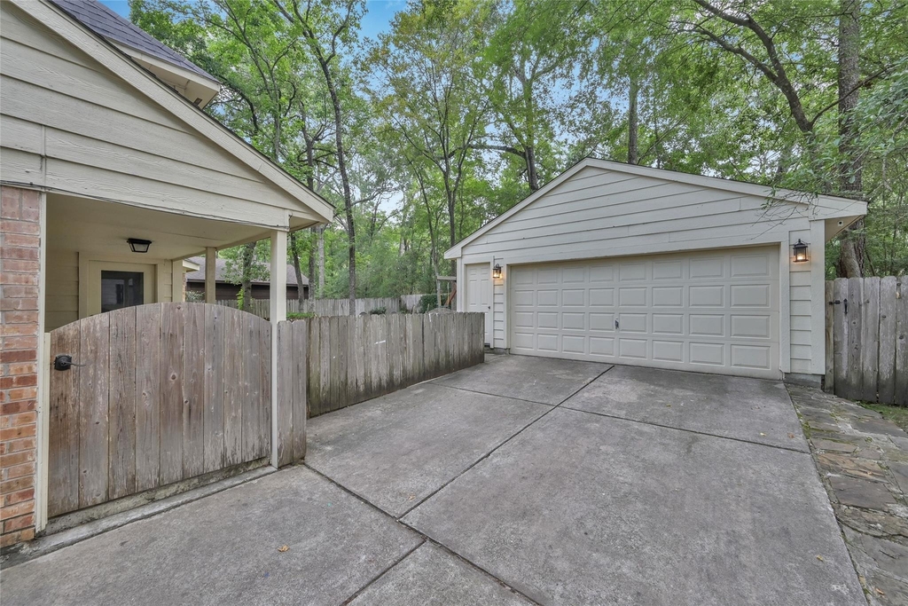 14 E Wandering Oak Drive - Photo 22