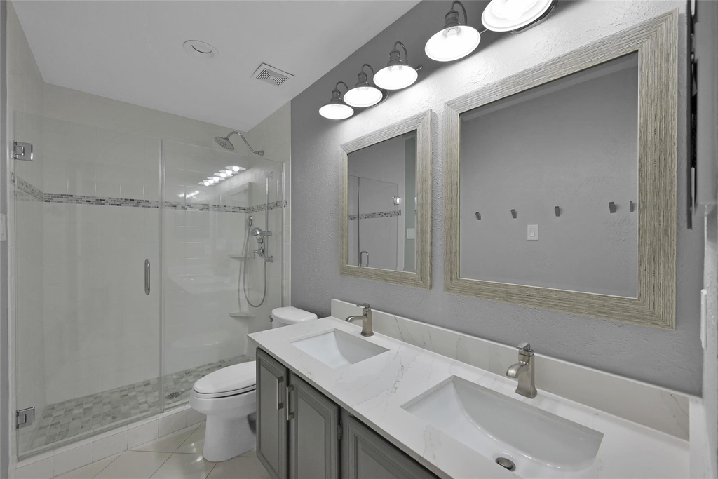 14 E Wandering Oak Drive - Photo 15