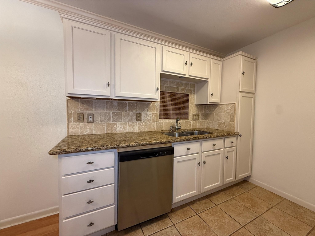 845 Augusta Drive - Photo 4