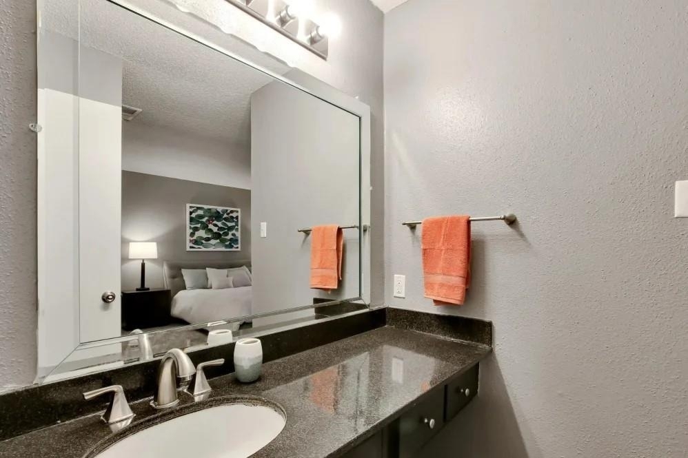 4401 Glenview Court - Photo 1