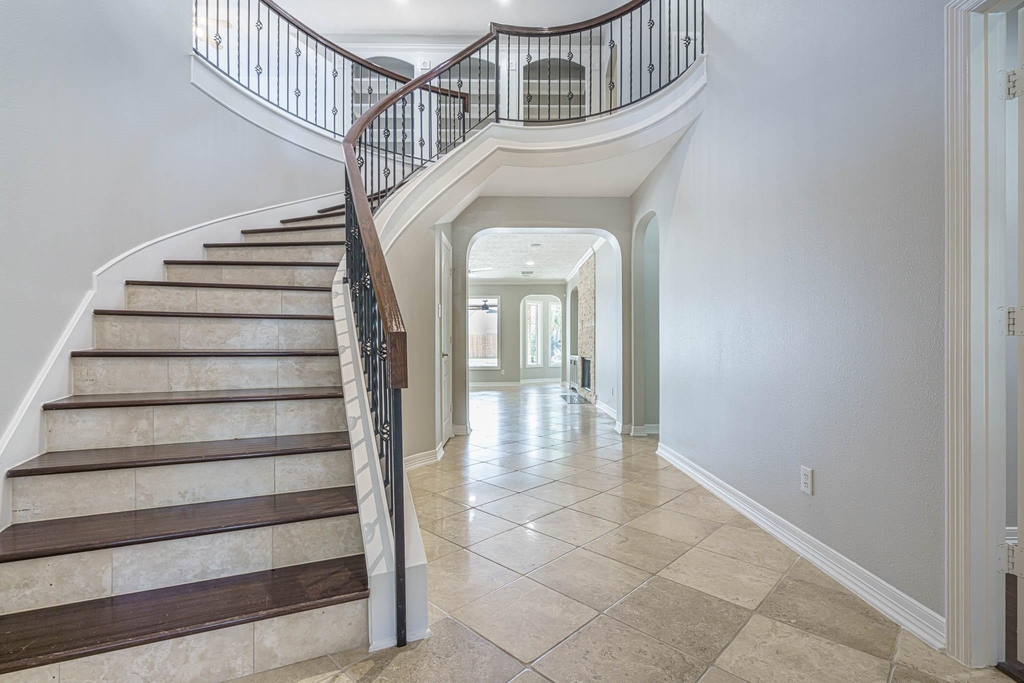 6331 Collina Springs Court - Photo 11