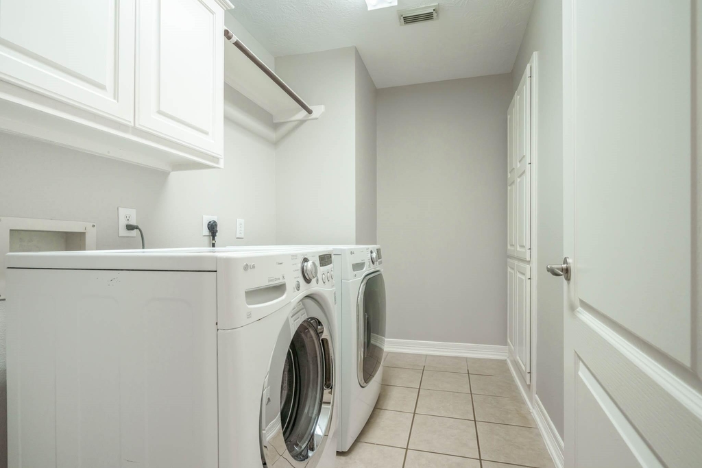6331 Collina Springs Court - Photo 17