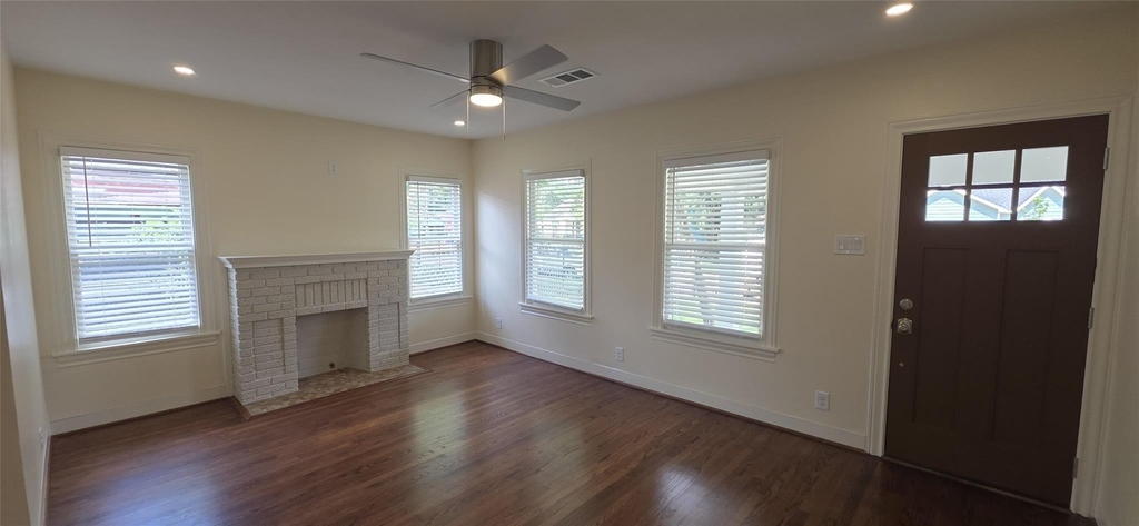 2827 Robertson Street - Photo 0