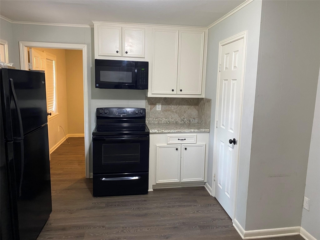 1702 19th Street - Photo 3