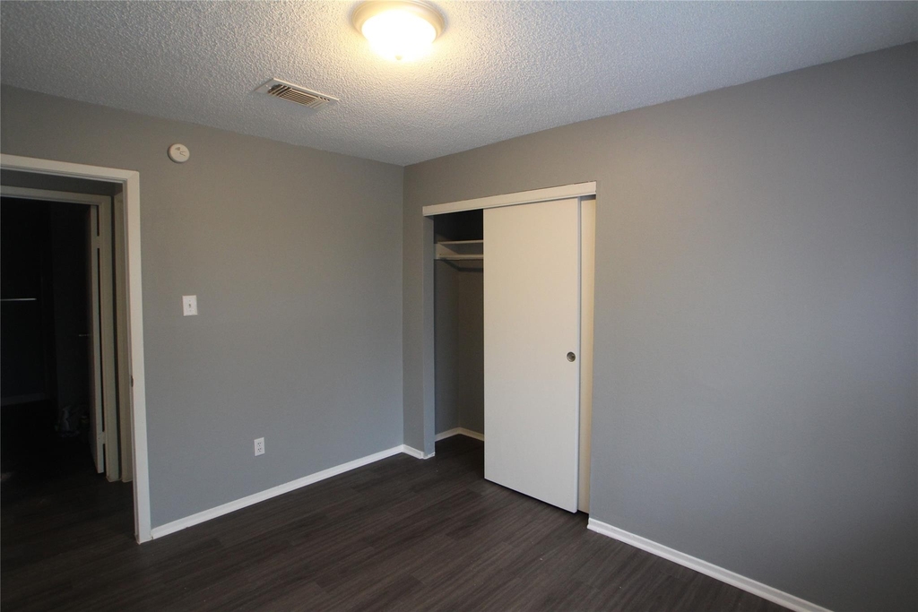 5423 Farley Drive - Photo 6
