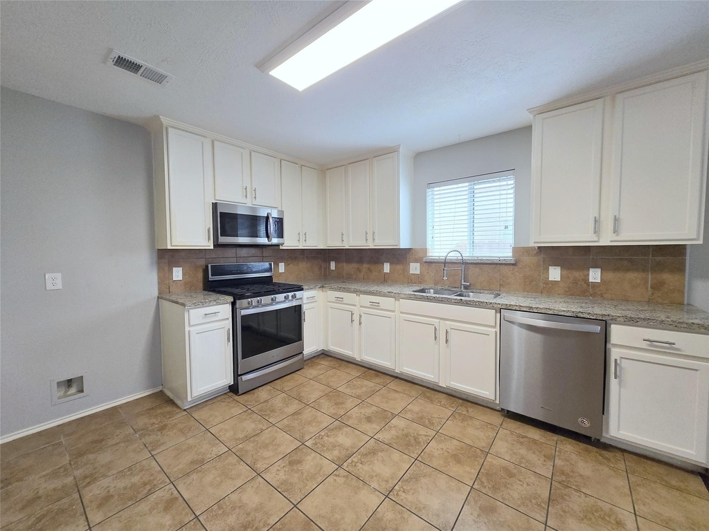 1423 Stone Bluff Drive - Photo 6