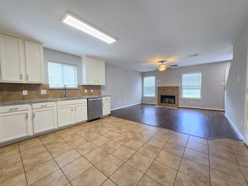 1423 Stone Bluff Drive - Photo 4