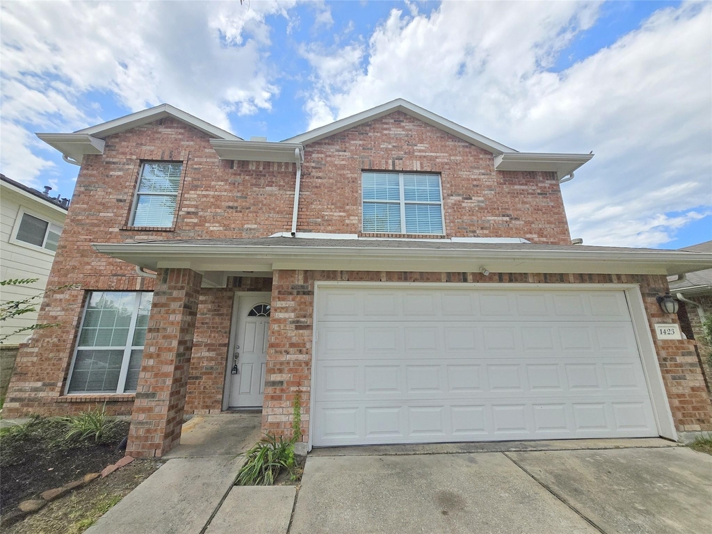 1423 Stone Bluff Drive - Photo 0