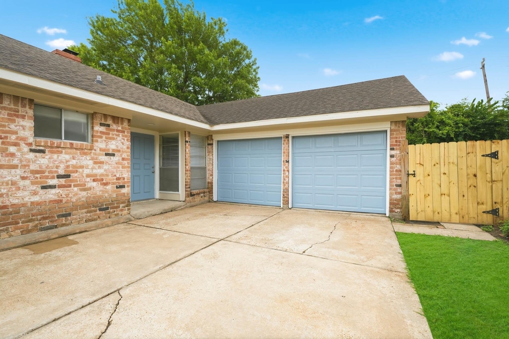 12931 Westella Drive - Photo 0