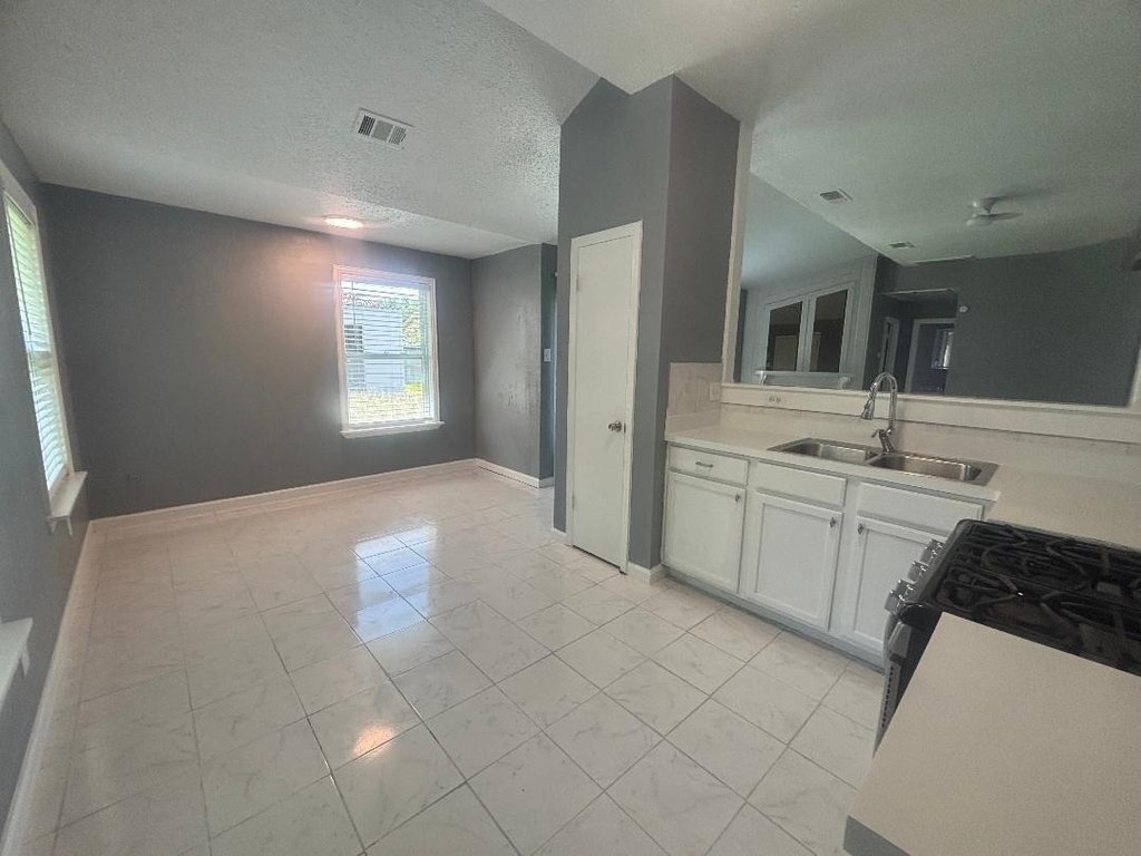 7218 Arista Drive - Photo 7