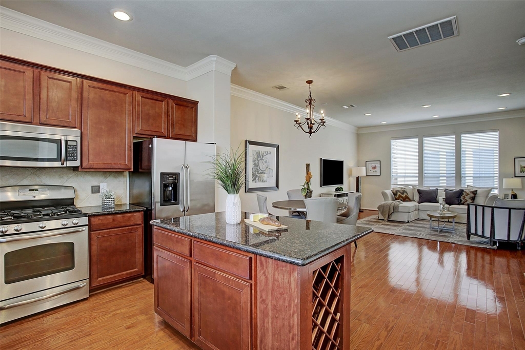 5806 Kansas Street - Photo 11