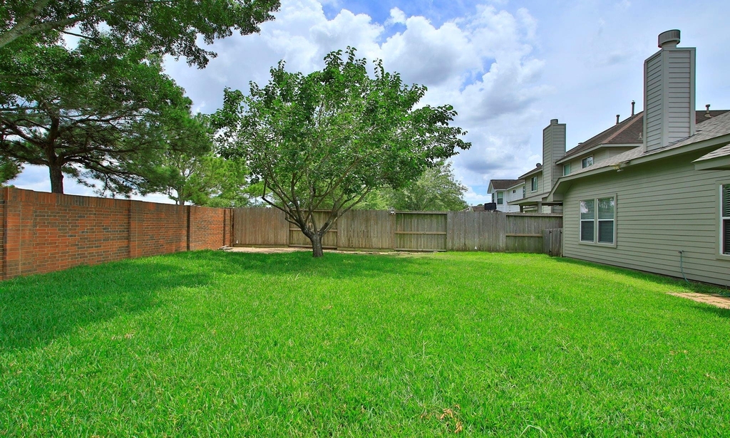 19830 Sternwood Manor Drive - Photo 35