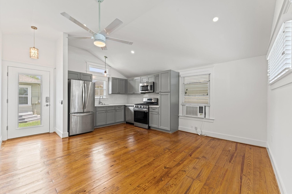732 E 12th 1/2 Street - Photo 3