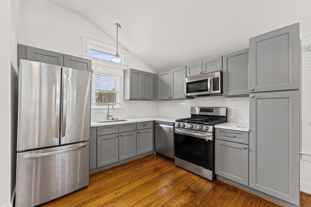 732 E 12th 1/2 Street - Photo 4