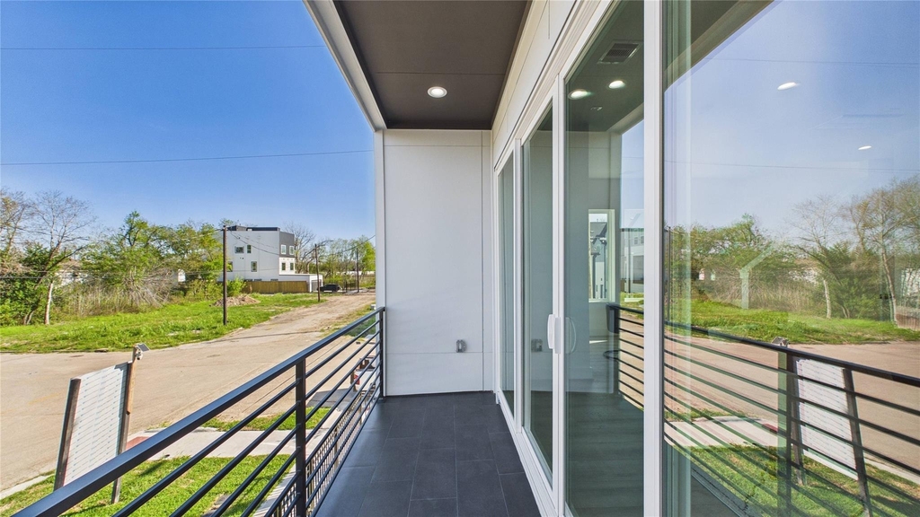 2421 Harrington Street - Photo 1