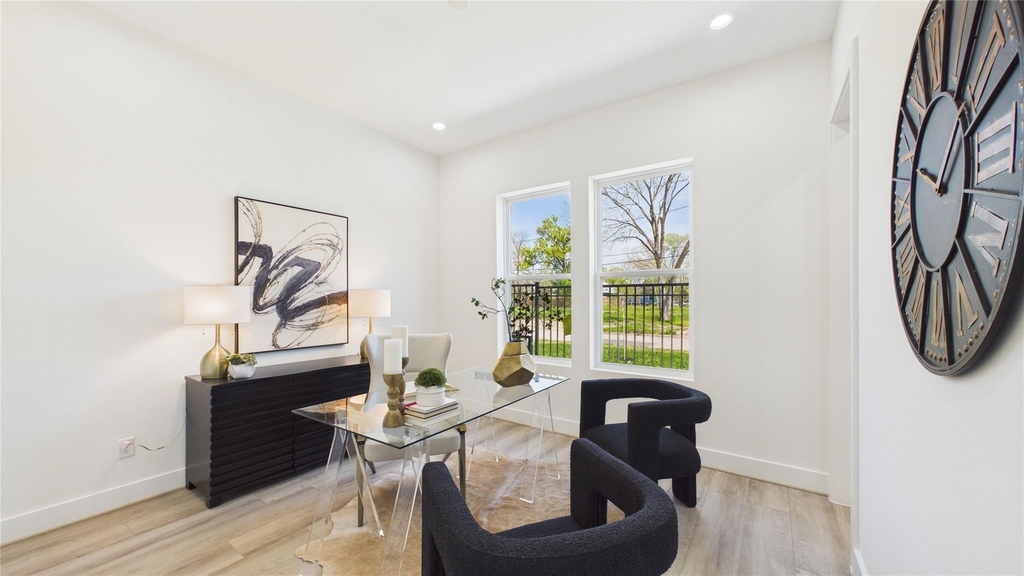 2421 Harrington Street - Photo 8