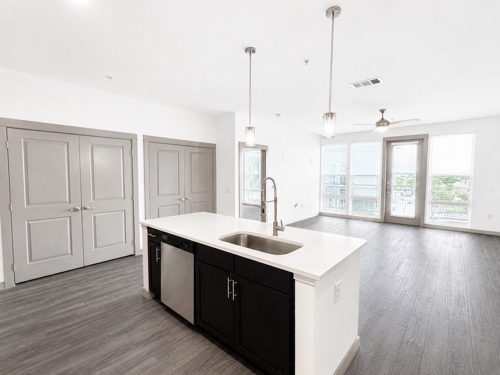 1111 N Durham Drive - Photo 2