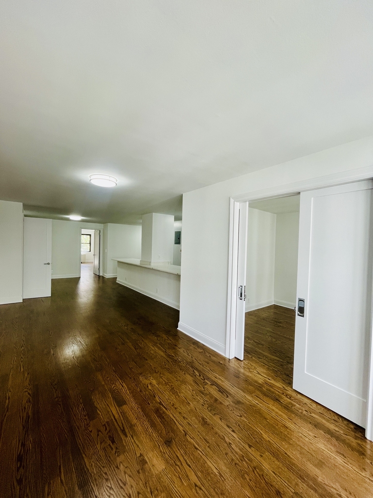 400 East 89th Street, 6J - Photo 3
