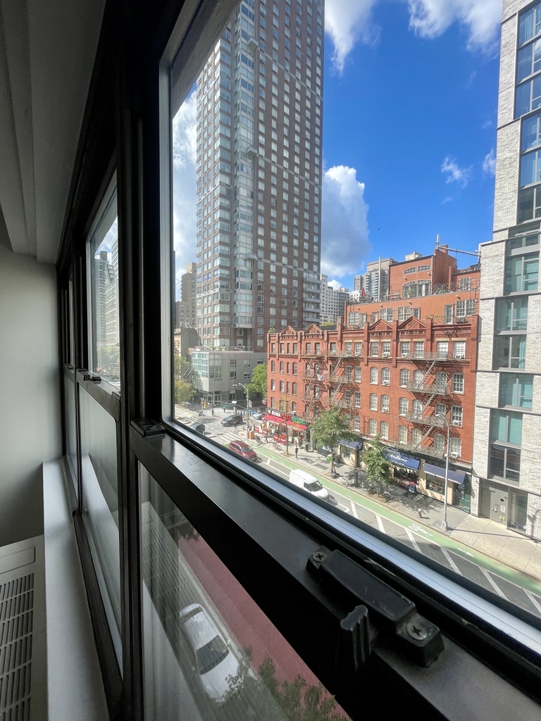 400 East 89th Street, 6J - Photo 2