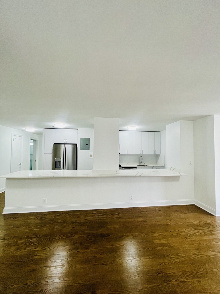 400 East 89th Street, 6J - Photo 4
