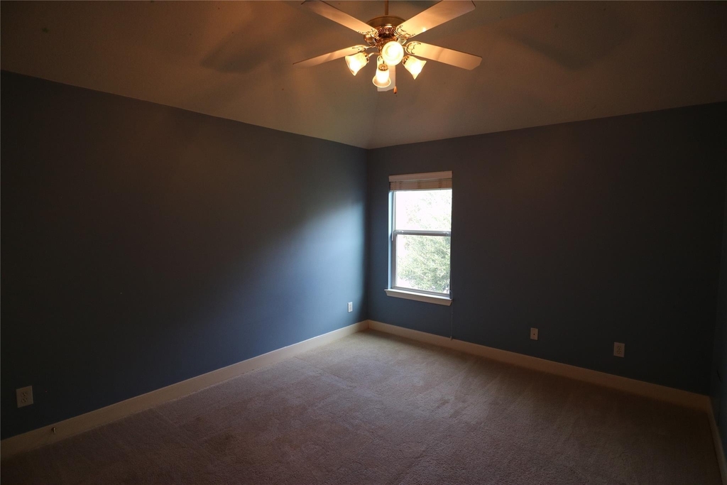 1215 Pelican Hill Court - Photo 18