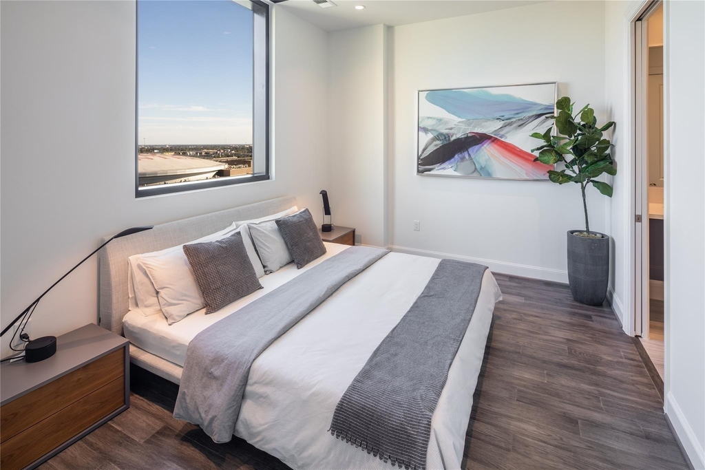 1211 Caroline Street - Photo 5