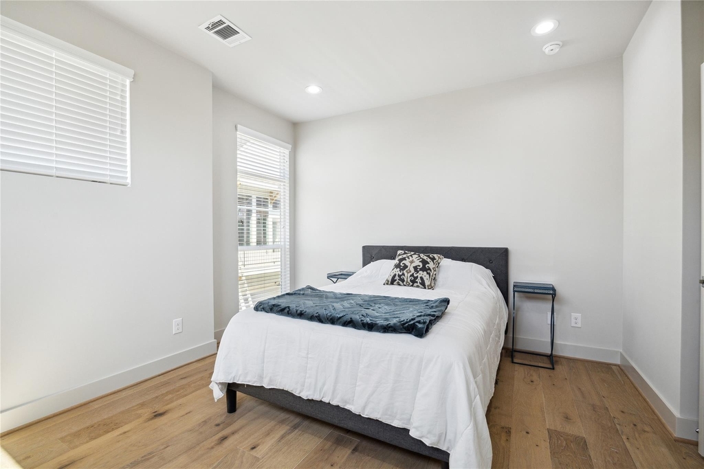 5237 Hillman Street - Photo 12
