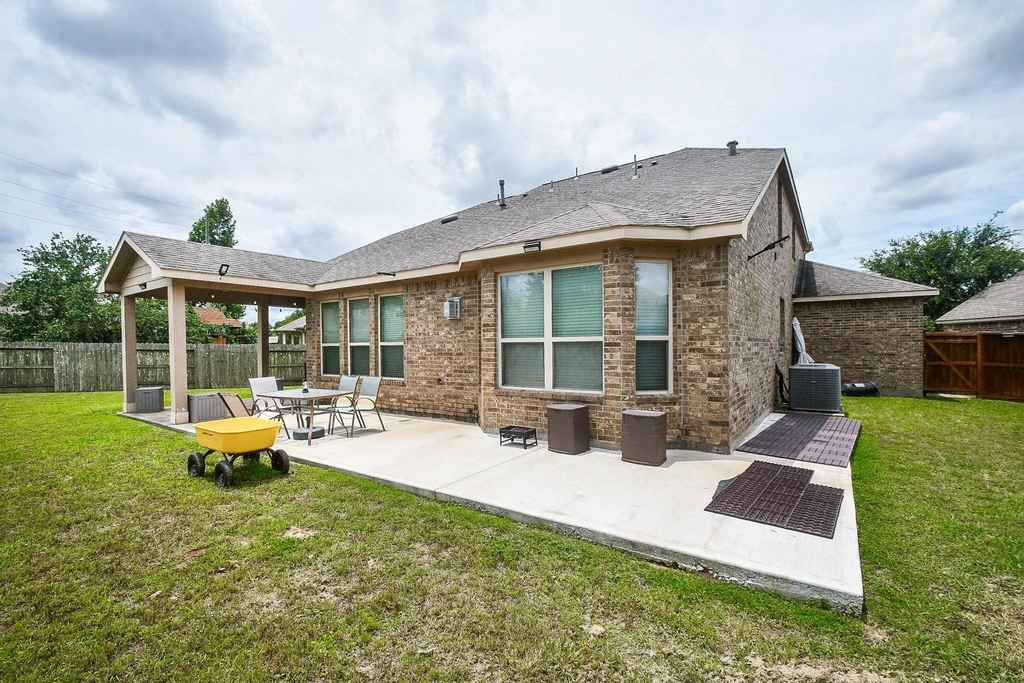 4803 Terrance Fall Drive - Photo 18