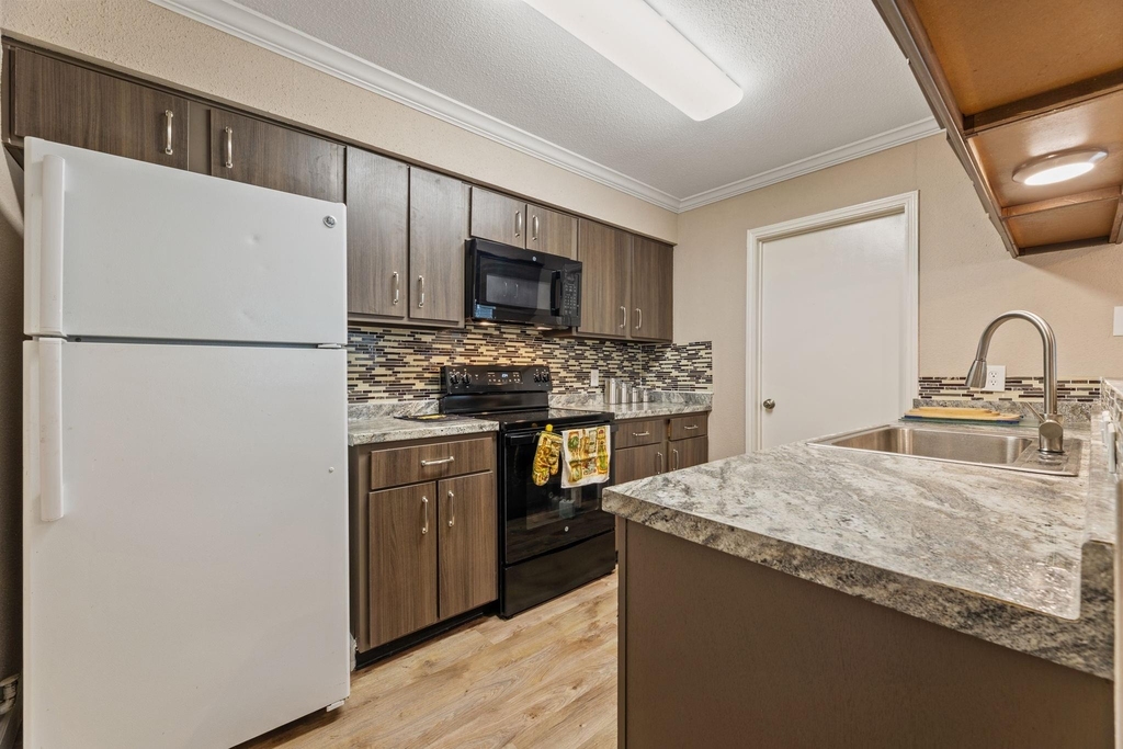 9200 W Bellfort Street - Photo 1