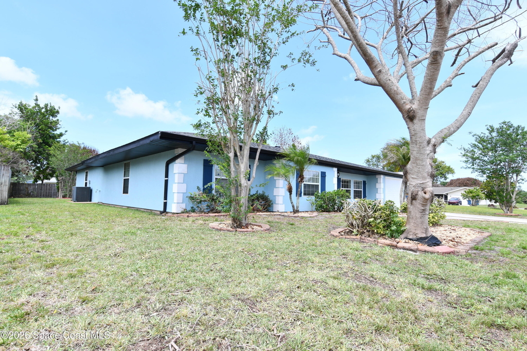 2185 Acacia Street Ne - Photo 1