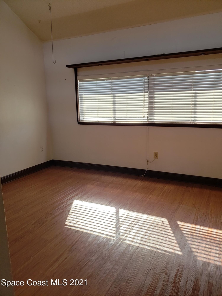 206 Pierce Avenue - Photo 2