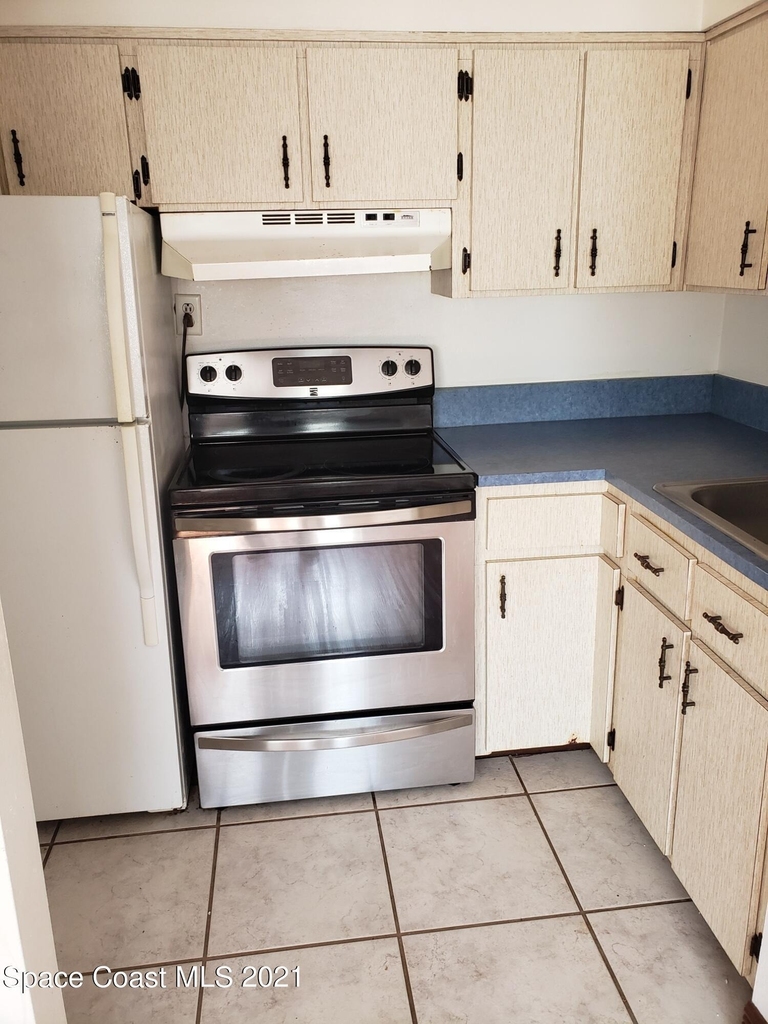 206 Pierce Avenue - Photo 3