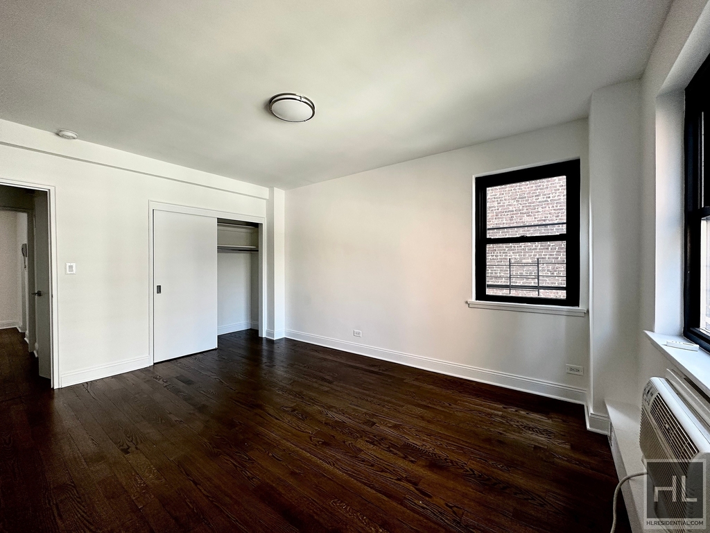 East 69 Street - Photo 3