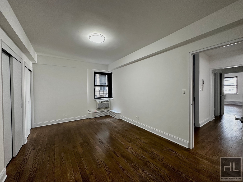 East 69 Street - Photo 1
