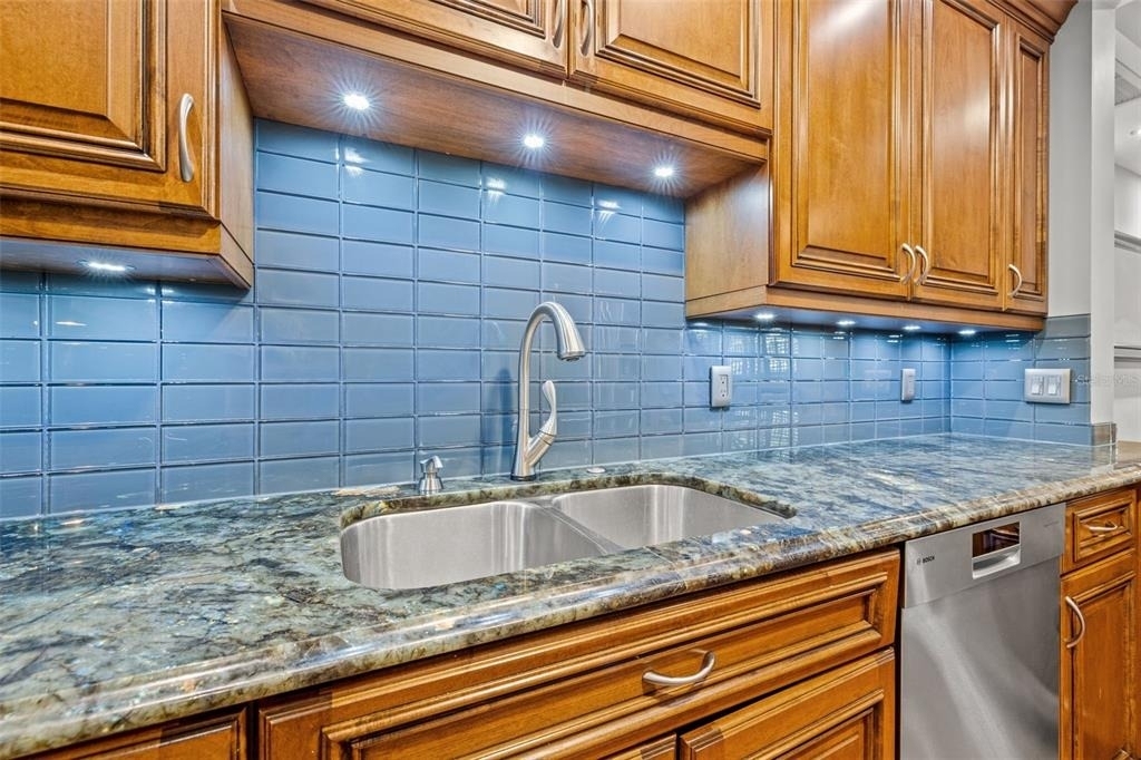 300 Beach Drive Ne - Photo 11