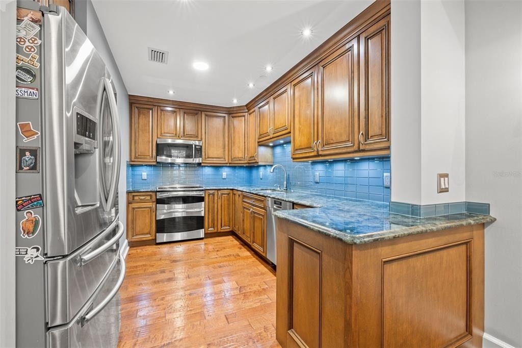 300 Beach Drive Ne - Photo 8