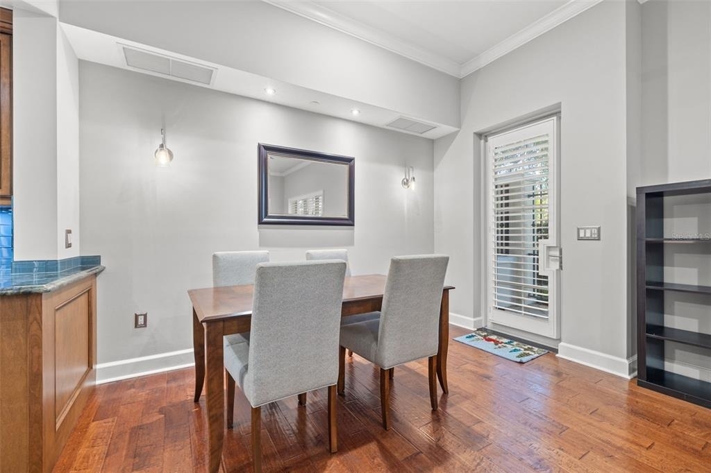 300 Beach Drive Ne - Photo 7