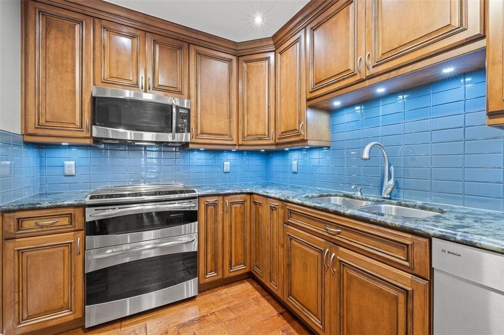300 Beach Drive Ne - Photo 12