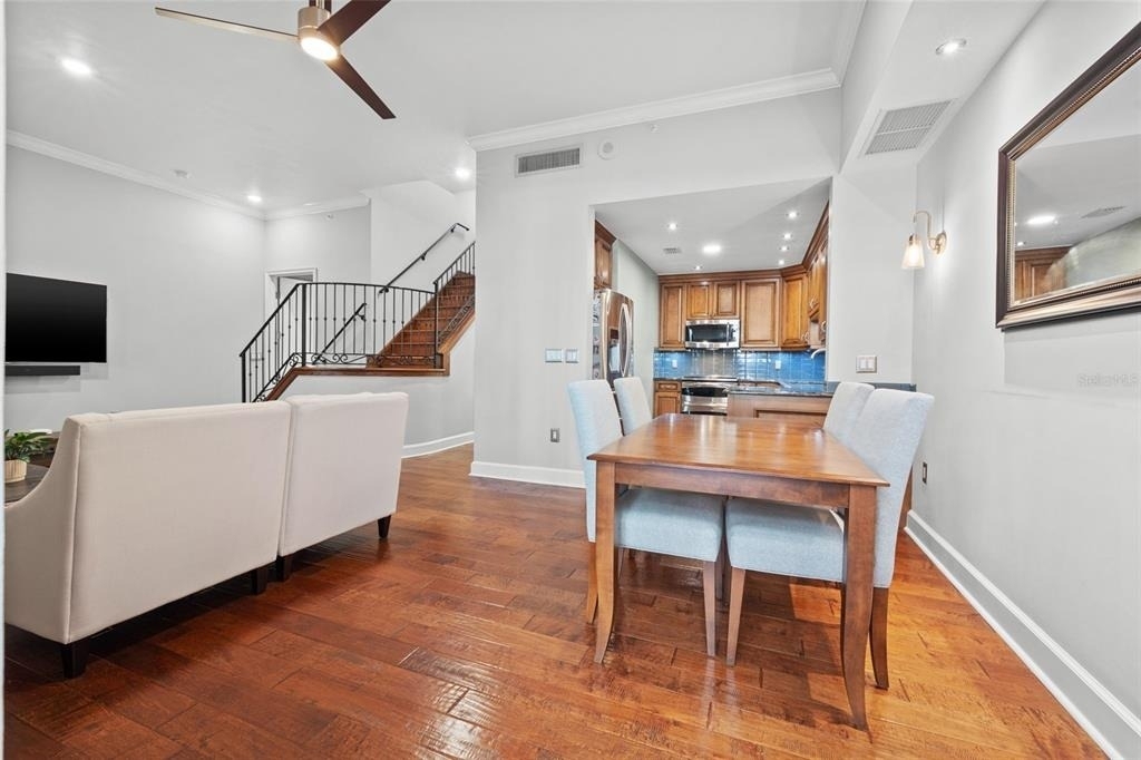 300 Beach Drive Ne - Photo 2
