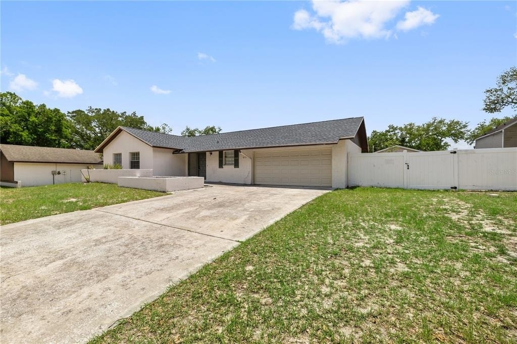 8517 Renald Boulevard - Photo 0