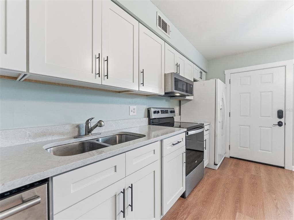 4233 La Sorrento Court - Photo 6